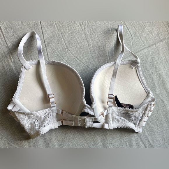 Victoria’s Secret size 34C push up bra - Picture 2 of 5